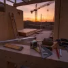 Surélévation en bois : anticiper son projet avant la fenêtre estivale des chantiers